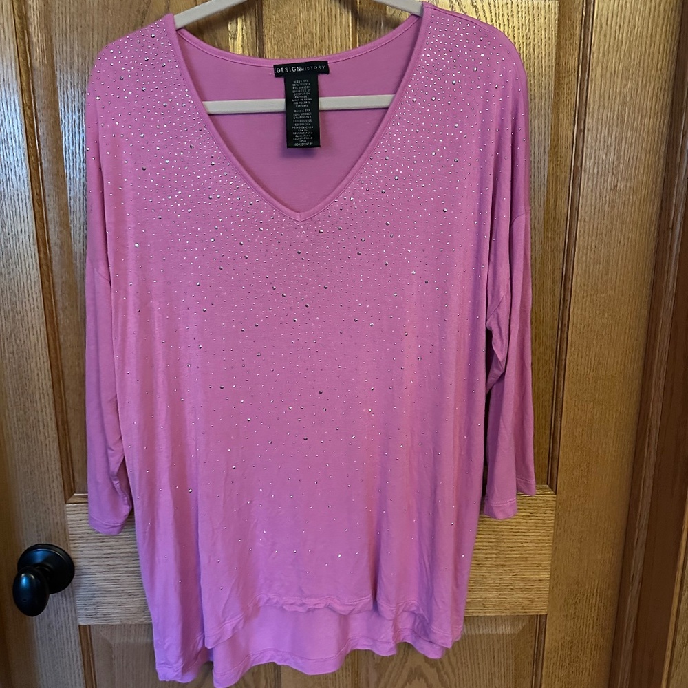 Design History 3/4 Sleeve Lavender Tunic Shirt with Bling.  Size XXL.